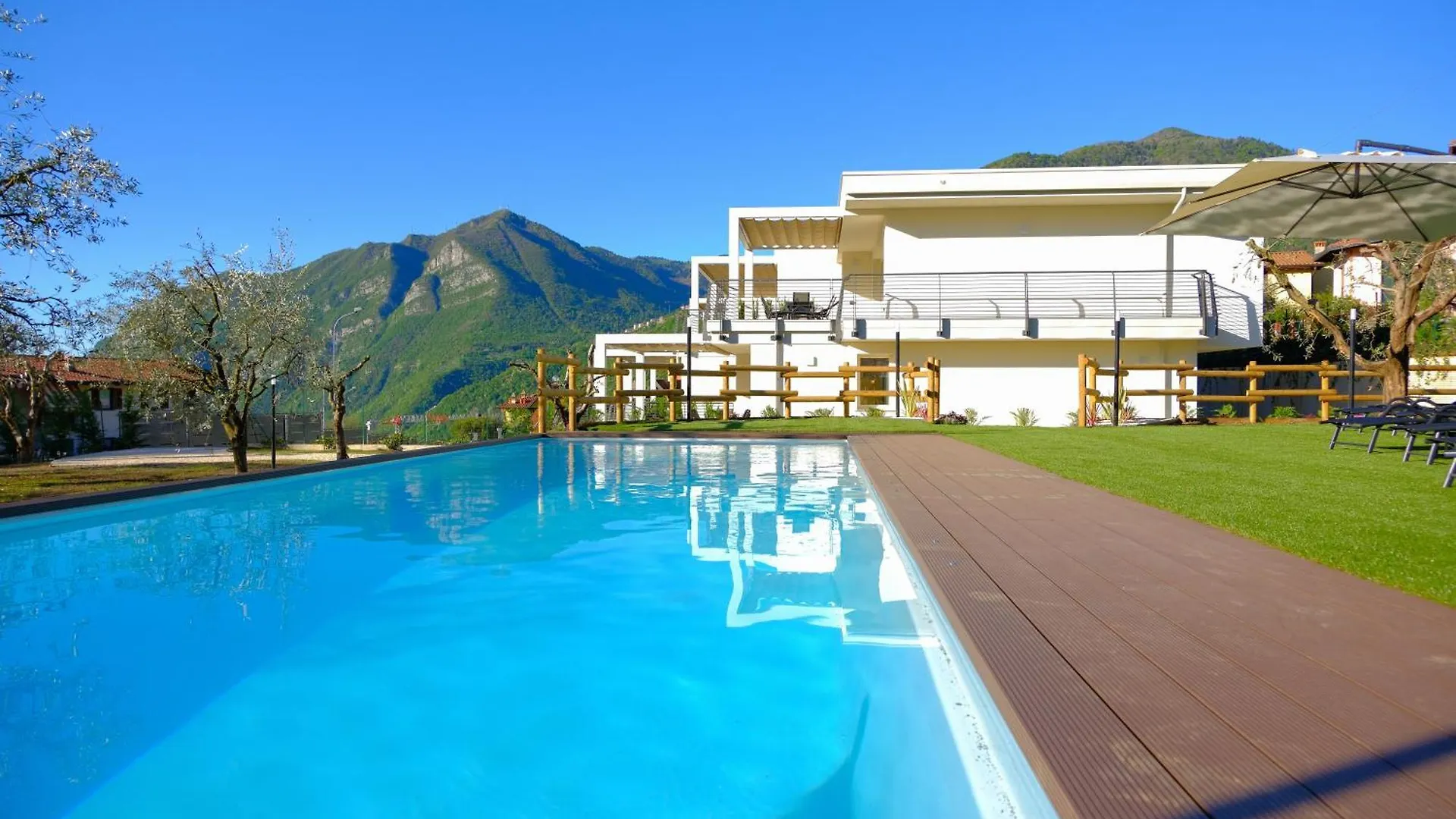 Costa Blu - Pool And Terrace Overlooking The Lake Riva di Solto Appartamento