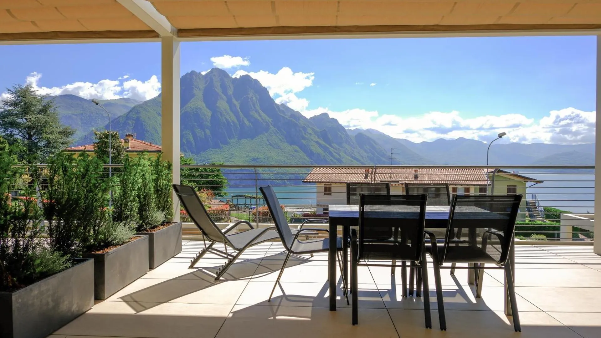 Costa Blu - Pool And Terrace Overlooking The Lake Riva di Solto Appartamento