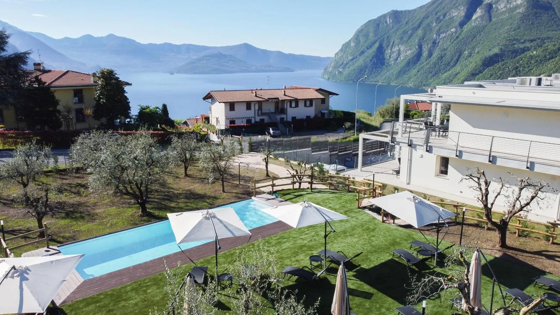 Costa Blu - Pool And Terrace Overlooking The Lake Riva di Solto Appartamento